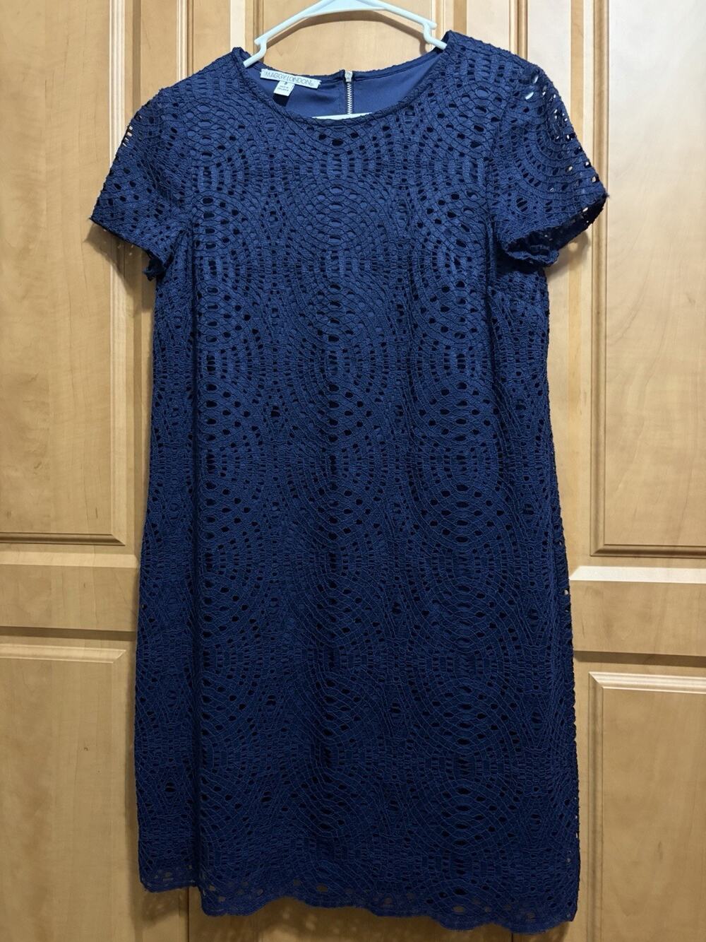 Maggie London Navy Eyelet Dress Size 8 Pre-Owned Excellent Condition